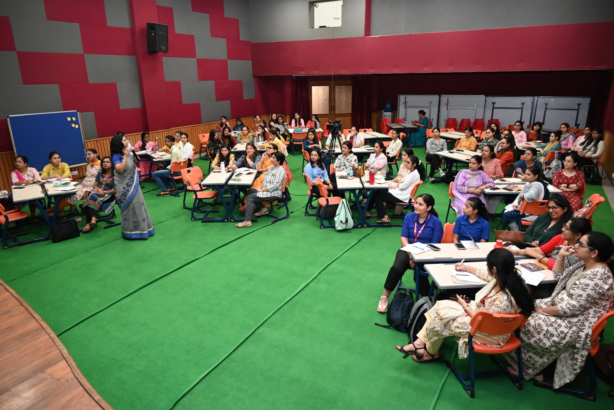 Certified institutional training programme for educators and school teams